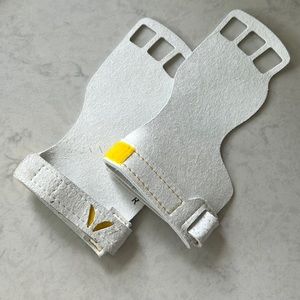 never worn size large victory grips